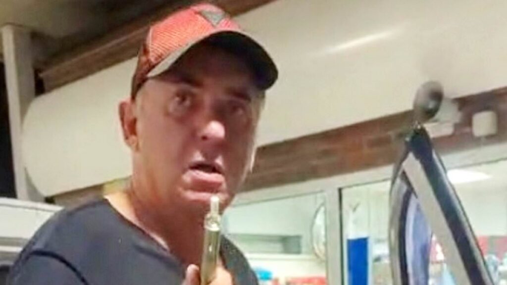 Shane Richie appears bleary-eyed while clutching a vape and ‘becoming aggressive’ as he is arrested for drink driving at Tesco service station