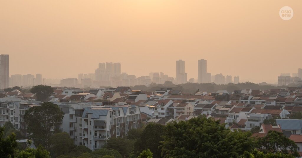 Chong Pang distributes N95 masks amid haze concerns, Shanmugam says ‘let’s look out for one another’, Lifestyle News