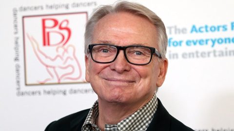 Bob Mackie, Ballyhooed Costume Designer for Cher and Carol Burnett, Dies at 87