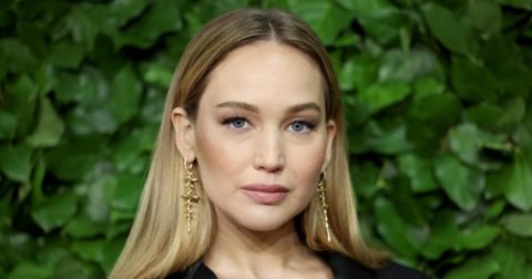 Jennifer Lawerence’s Colorful Fall Sweater Style Is the Rich Mom Alternative to Neutrals
