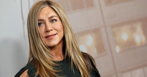 Jennifer Aniston’s ’90s Weekender Is the Roomy Carryall That Fits It All — Get the Look for $20