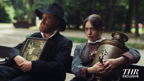 Johnny Flynn, Aimee Lou Wood ‘Embraced the Madness’ of ‘The Idiot(s)’