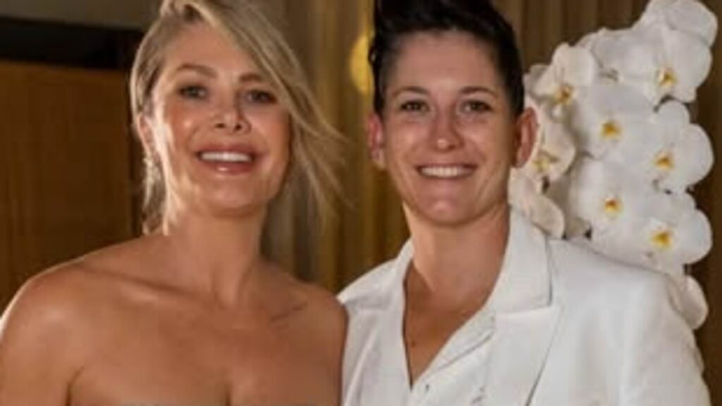 Natalie Bassingthwaighte and Pip Loth are engaged! Aussie singer proposes to her girlfriend of two years