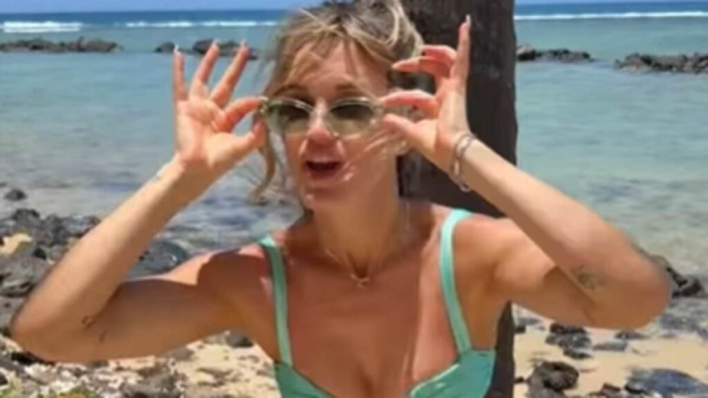 Ashley Roberts, 44, shows off her incredibly toned figure in a mint green bikini as she soaks up the sun in Mauritius