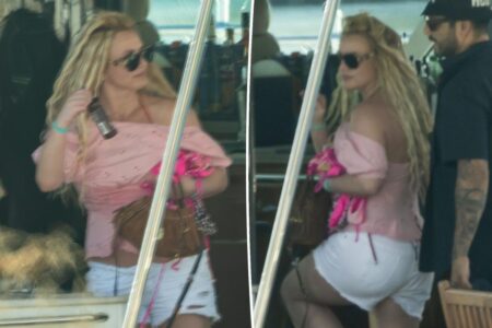 Britney Spears enjoys yacht vacation with friends after going radio silent on worried family members