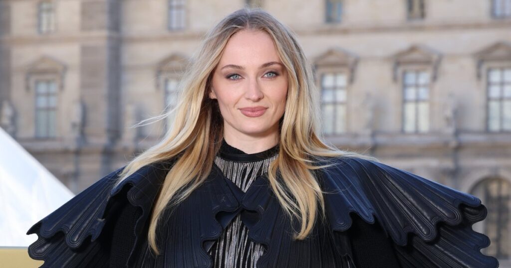 Sophie Turner Shares Cryptic Text Message About a ‘Series of Endings and Beginnings’ in Life