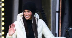 This Is Not a Drill! You Can Copy Meghan Markle’s $470 Cashmere Top Look for Just $27