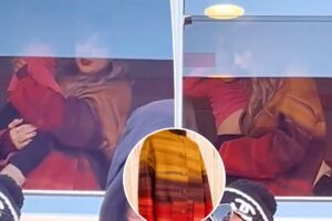 Taylor Swift wears colorful Ulla Johnson coat at Chiefs vs. Chargers game