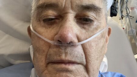 Iconic Australian singer and ’70s pop star shares devastating health news as he undergoes open heart surgery: ‘Ticking time bomb’