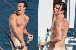 Pop star Yungblud ditches his clothes, bares all on yacht