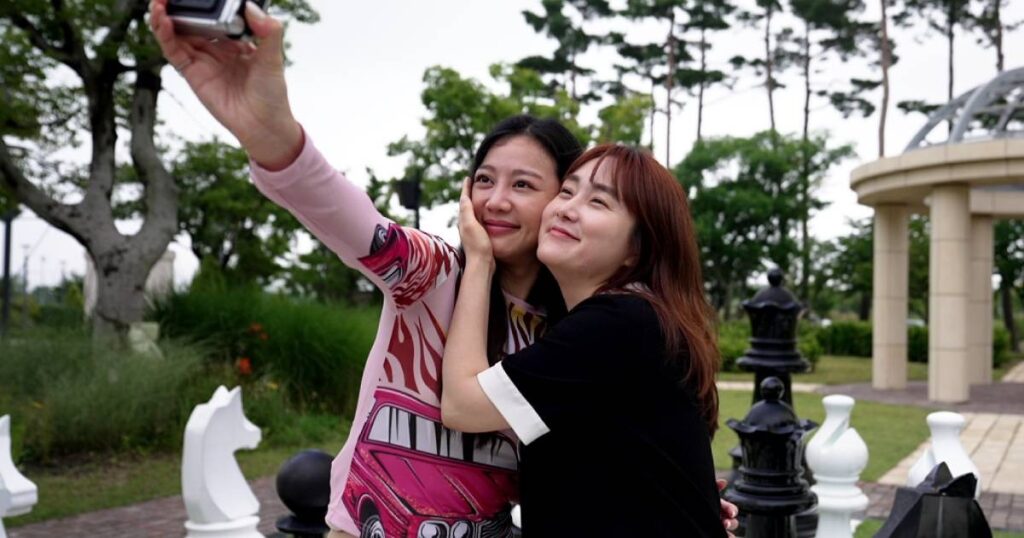 Tasha Low reunites with former manager and member of her K-pop girl group, recalls her stress back then, Entertainment News