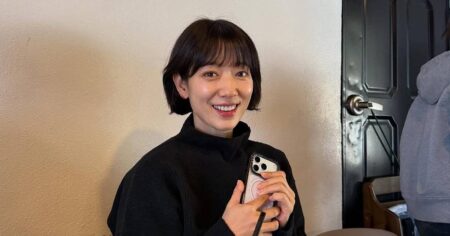 Park Shin-hye reveals parents’ sacrifice for her to pursue stardom, including moving to rented semi-basement flat, Entertainment News