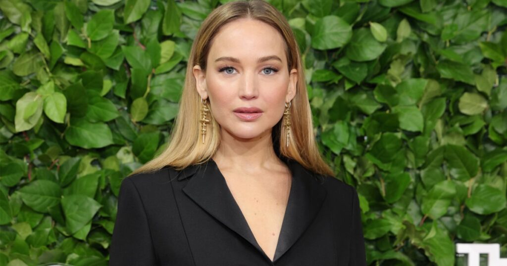 Jennifer Lawrence’s Wide-Leg Jeans Are Making Us Reconsider the Anti-Denim Agenda