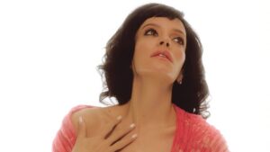 ‘They could see how skinny and sad I was’: Lily Allen praises school mums for their support during ‘traumatic’ marriage collapse as she addresses David Harbour’s ‘infidelity’ and open relationships in candid ELLE UK spread