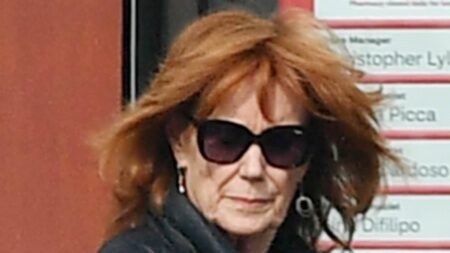 70s bombshell who starred with Richard Dreyfuss and Billy Crystal still sports iconic red hair at 79 – who is she?