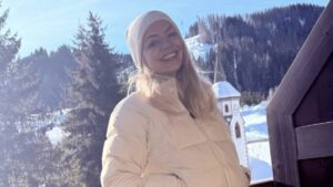 Holly Willoughby goes makeup free as she enjoys a relaxing ‘self care’ trip in the snowy mountains