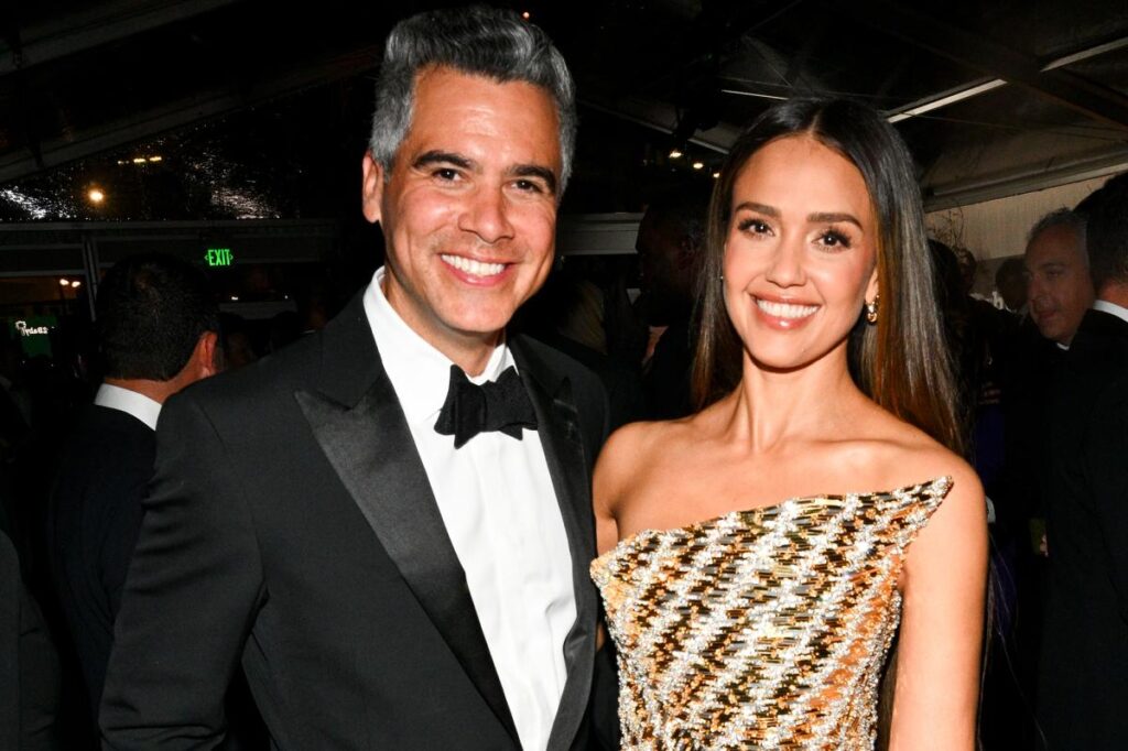 Jessica Alba and Cash Warren finalize divorce 2 years after separating