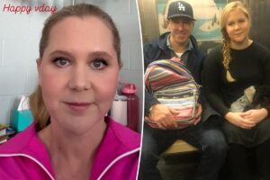 Amy Schumer sits in ‘crying corner’ for Valentine’s Day