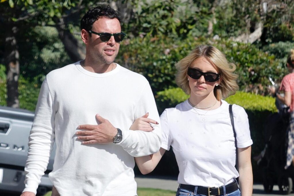 Sydney Sweeney and Scooter Braun enjoy karaoke date