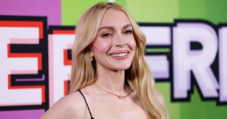 Lindsay Lohan’s Bubblegum Pink Leggings Are a Pilates Must — Copy the Look for $38