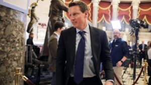 Paramount Stock Price Targets Cut After Earnings, But All Eyes Are on Warner Bros. Chase