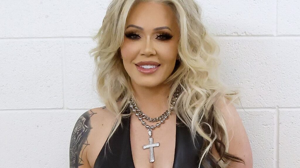 Jelly Roll’s wife Bunnie Xo shares painful-looking photos from her facelift… after getting a butt lift and lip fillers