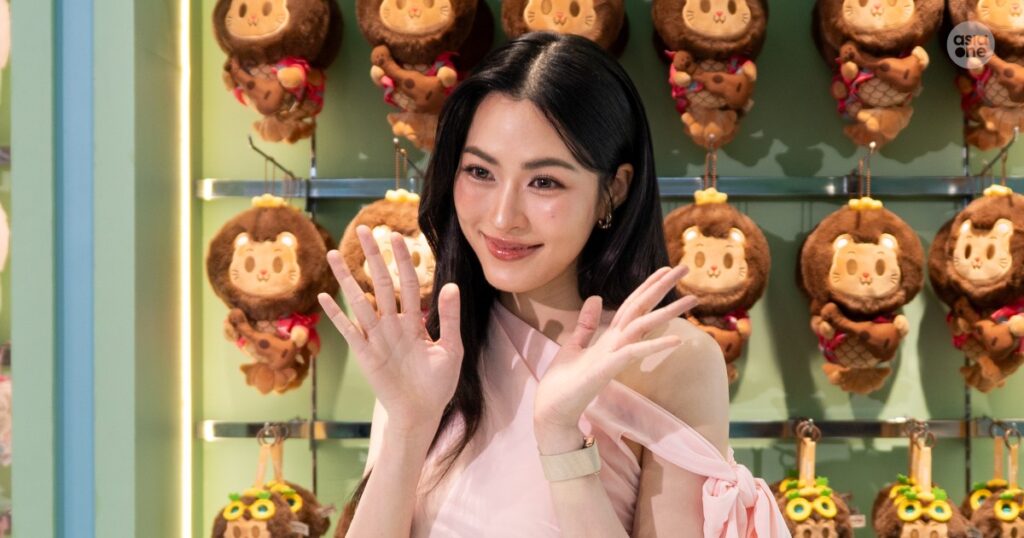 Lingling Kwong meets Singapore fans, shares life motto, Entertainment News