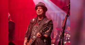 Motorhead guitarist Phil Campbell dies aged 64
