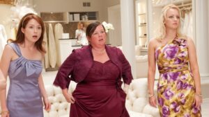 ‘Bridesmaids’ Star Wendi McClendon-Covey Clears Up Her Absence From Oscars Reunion: “I Had a Neck Lift… No Drama”