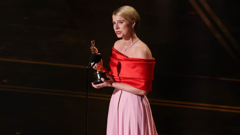 Jessie Buckley Closes Her Best Actress Oscar Acceptance Speech With Gaelic Message