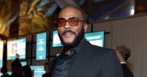 Tyler Perry Seen Giving Money to TSA Agents in Atlanta Airport Amid Government Shutdown