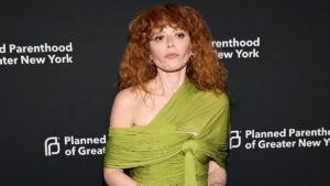 Natasha Lyonne makes jokes about flight removal at Planned Parenthood gala after blaming sleeping pills