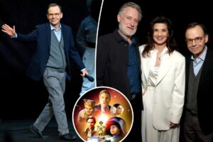 Rick Moranis reunites with ‘Spaceballs’ cast on red carpet decades after leaving Hollywood