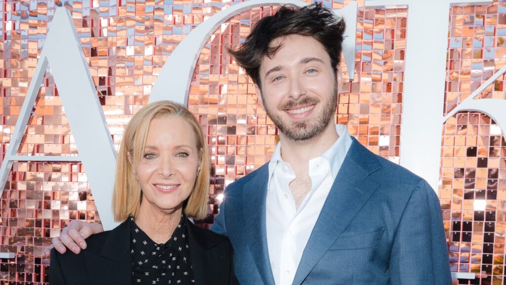 Lisa Kudrow Reveals Why She Cast Her Son As AI Troubleshooter on Final Season of ‘The Comeback’