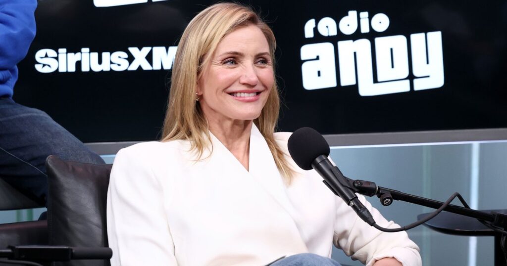 Take Notes! Cameron Diaz’s Cuffed Jeans Are a Clever (And Chic) Spring Outfit Hack