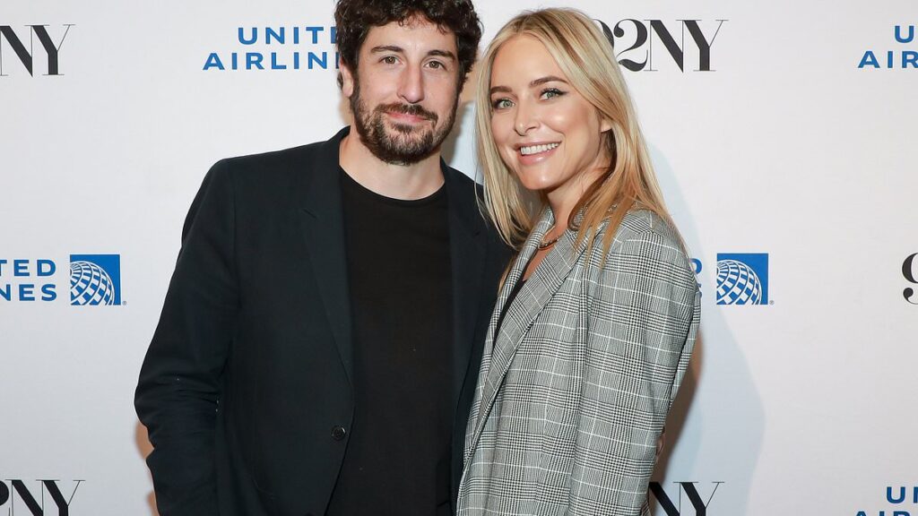 Jason Biggs’ sudden ‘change’ that led to Jenny Mollen split: Insiders reveal explosive new details about his ‘ego’… and the ‘wedge’ that drove them apart