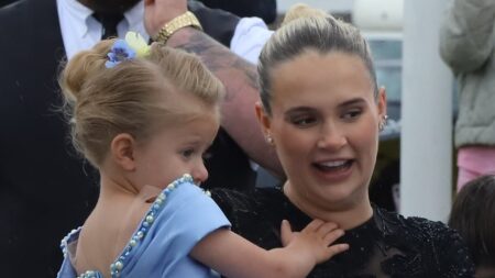 ‘It was a lot for Molly-Mae…’: How insiders fear a secret rivalry is brewing between Venezuela Fury and her MUCH more famous aunt, as ‘competition’ over fans threatened to overshadow bride’s big day