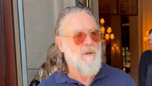 Angry Russell Crowe scolds fans waiting for his autograph outside Paris hotel: ‘Don’t f***ing push in on me’