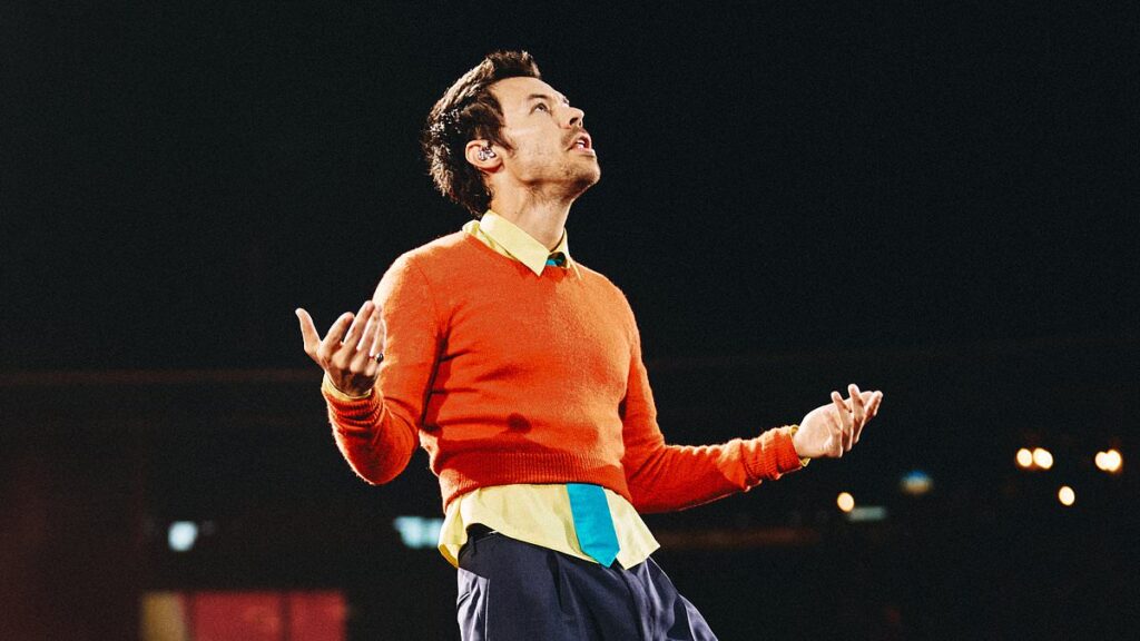 Harry Styles discusses stage set-up with fans following backlash over obstructed views