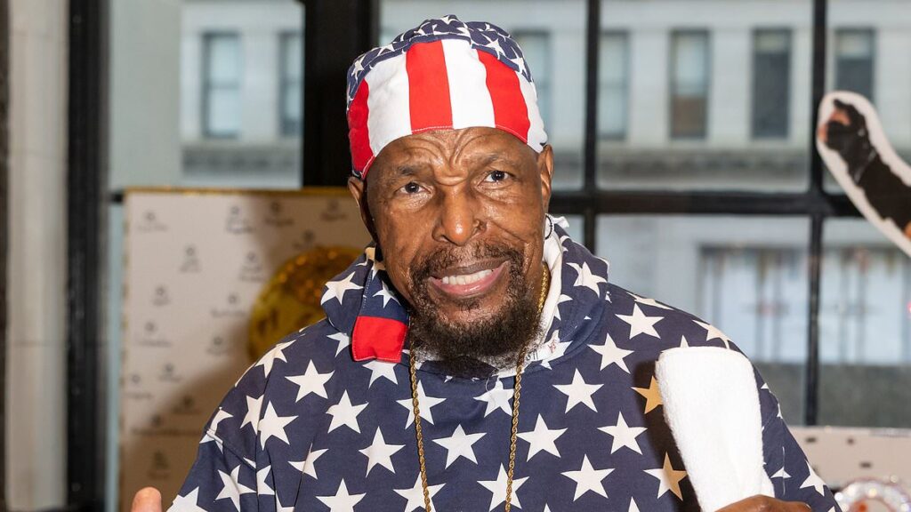The A-Team legend Mr. T, 74, attends meet and greet in Philadelphia… where photo opportunities cost $159.99!