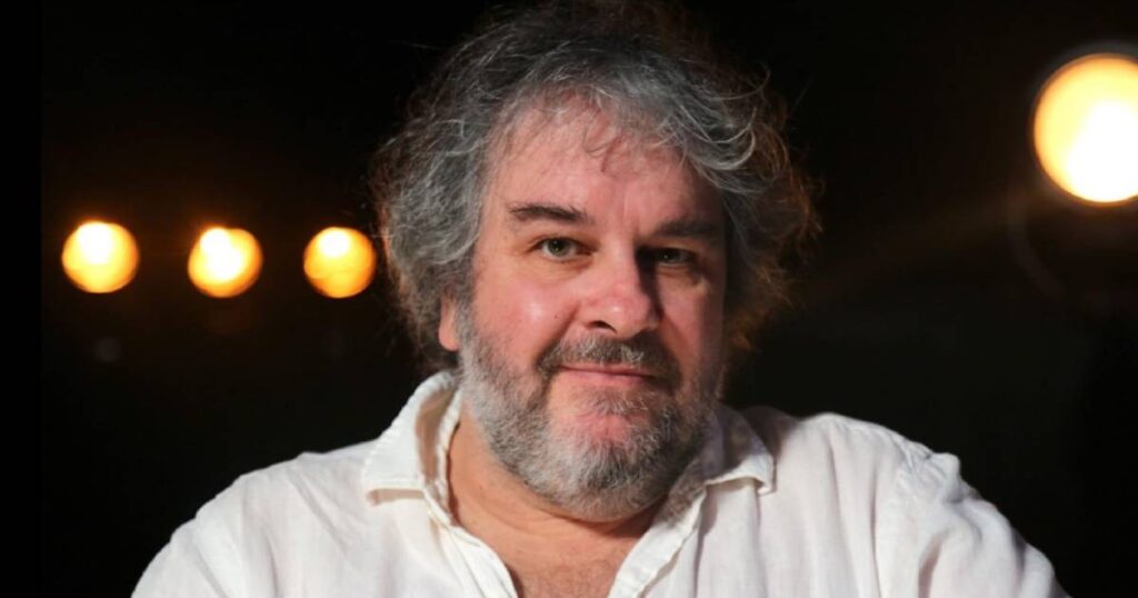 Peter Jackson gave Kate Winslet first on-screen kiss when she was 17 , Entertainment News