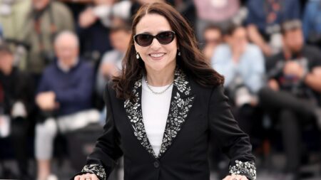 Julia Louis-Dreyfus Talks ‘Tangles,’ ‘Seinfeld,’ ‘SNL’ and Toll Alzheimer’s Disease Is Taking on Her Family