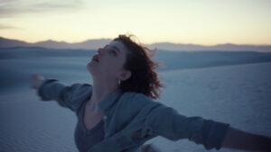 ‘I’ll Be Gone in June’ Review: Wispy but Atmospheric Drama Follows a German Student to New Mexico in 2001