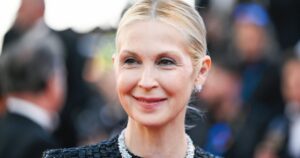 Kelly Rutherford’s Billowy Dress Screams ‘New York City Rich Mom’ — Steal the Look for $39