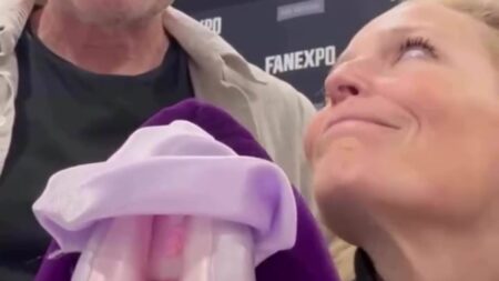 Gillian Anderson leaves co-star David Duchovny red faced as she asks him ‘do you know where the G-spot is?’ in a VERY cheeky moment with a fan