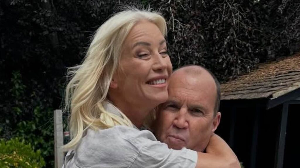 Denise Van Outen cuddles ex-Big Breakfast co-star Johnny Vaughan as they reunite to shoot Celebrity Gogglebox after ending 20-year feud