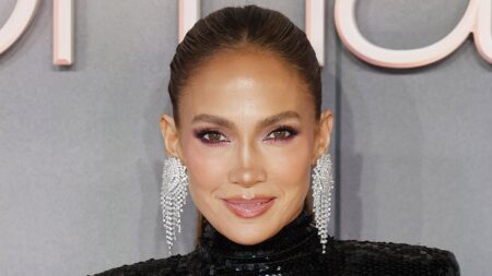 Makeup-free Jennifer Lopez sparks frenzy as fans praise her ‘flawless’ skin at age 56
