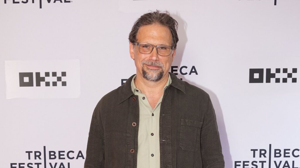 90s heartthrob looks unrecognizable as he makes rare public appearance… 31 years after Clueless