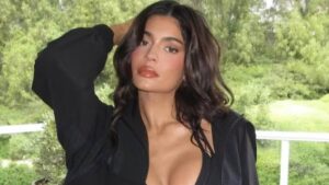 Kylie Jenner invites fans aboard her exclusive $50M ‘wellness’ yacht as she vacations in Italy