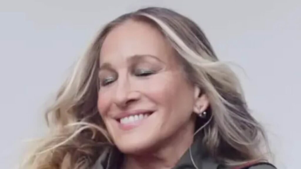 Sarah Jessica Parker is reunited with the bag she loved (and lost) as Sex and the City’s Carrie